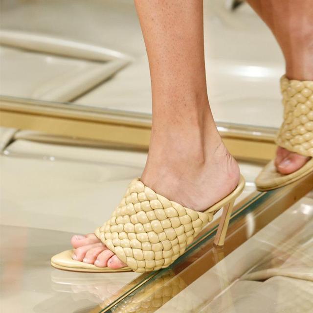 2022 Female Design Shoes Sexy High Quality Slip on Slippers Summer Woman New Stiletto High Heels Open Toe Woven White Slippers
